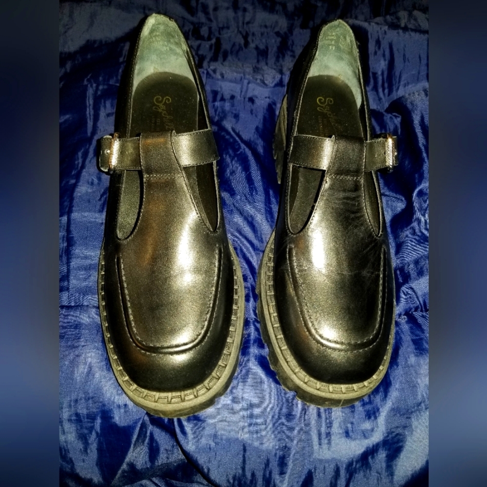 Seychelles Leather Loafer Black T-Strap Buckle 11 (Women's Sizing)